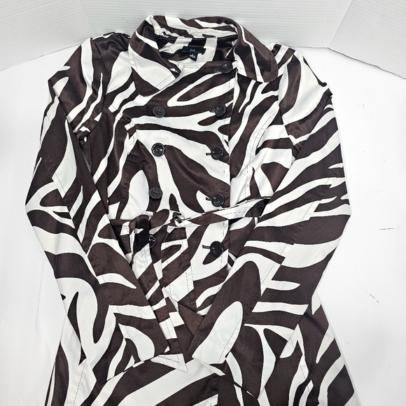 Zebra Print Double-Breasted Trench Coat - Picture 15 of 15